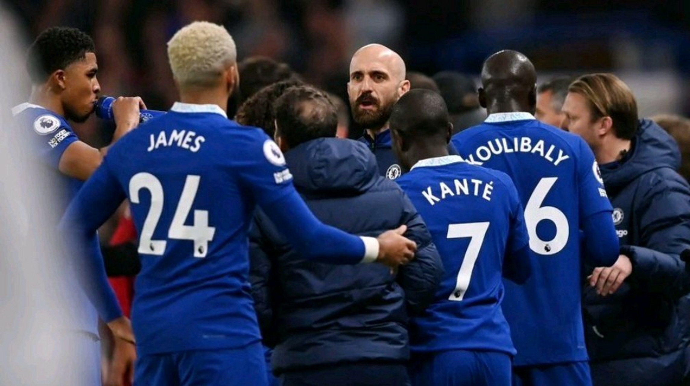 半岛体育平台官网-切尔西闷平无缘晋级！失望告别