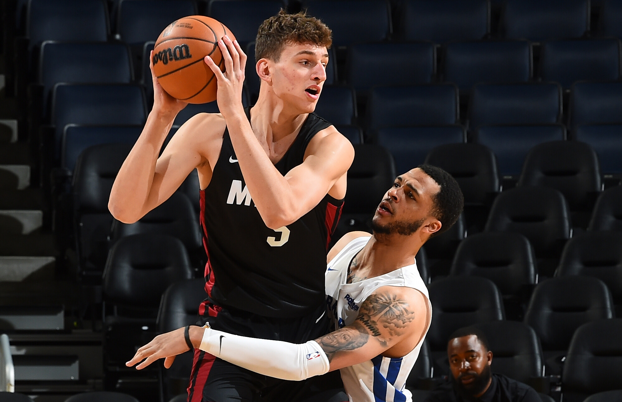 热火vs雷霆，维特斯全面发挥