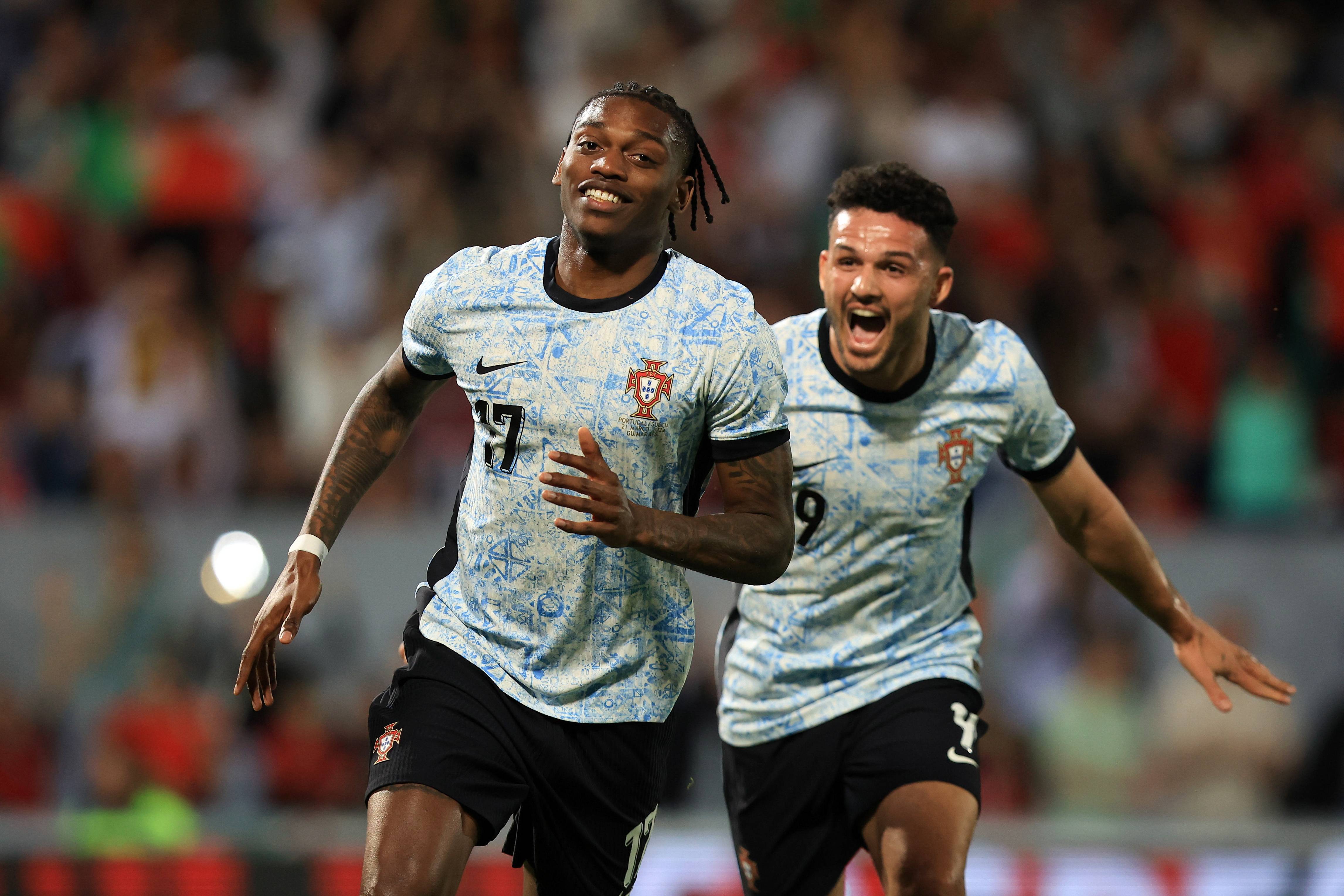 半岛体育入口官网-葡萄牙两连胜小组赛晋级，实力彰显