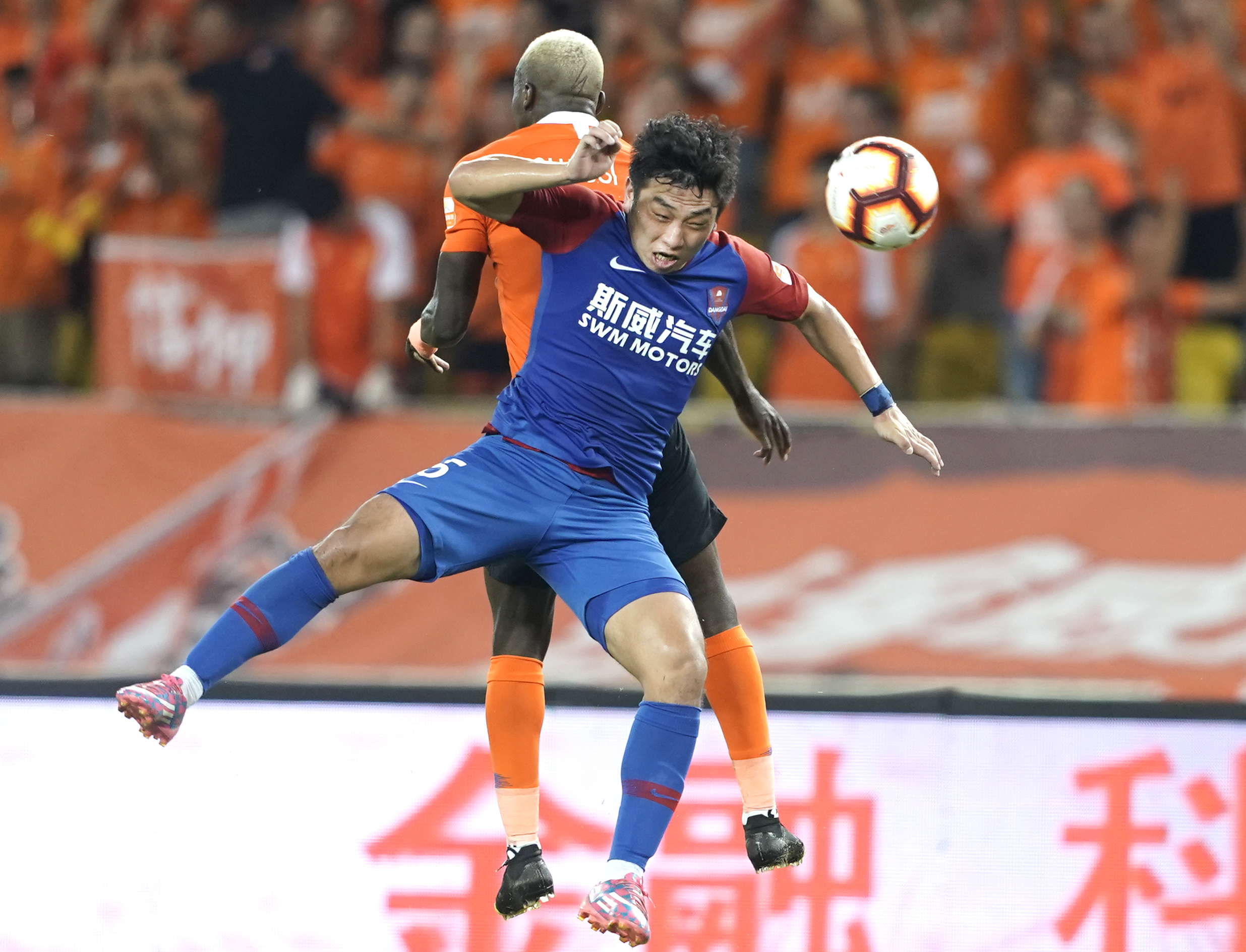 半岛体育app官网-包含重庆斯威足球队联赛首战告负的词条