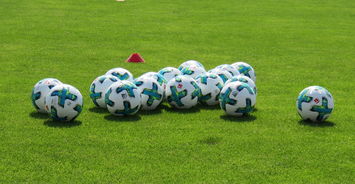 半岛体育官方下载-恩菲尔德中场控制加强，争取比赛主动权